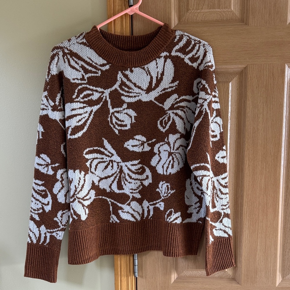 Maurice’s Floral Patterned Brown and White Sweater
